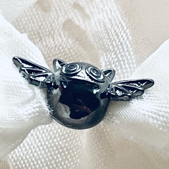 🦇 NWOT Bat Charm – Halloween ✨ - Picture 4 of 8